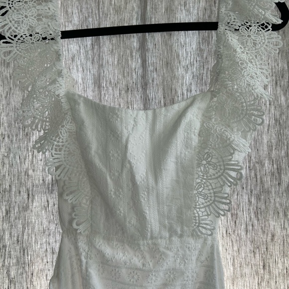 SELFIE LESLIE WHITE LACE TRIM WRAP DRESS MED - Picture 3 of 8